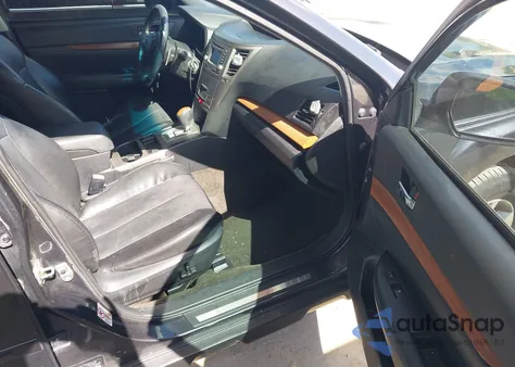 2013 Subaru Outback 2.5I Limited z USA, uszkodzony, nr VIN 4S4BRCKC5D3213596